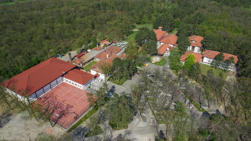 Sumarice Hotel Kragujevac Esterno foto