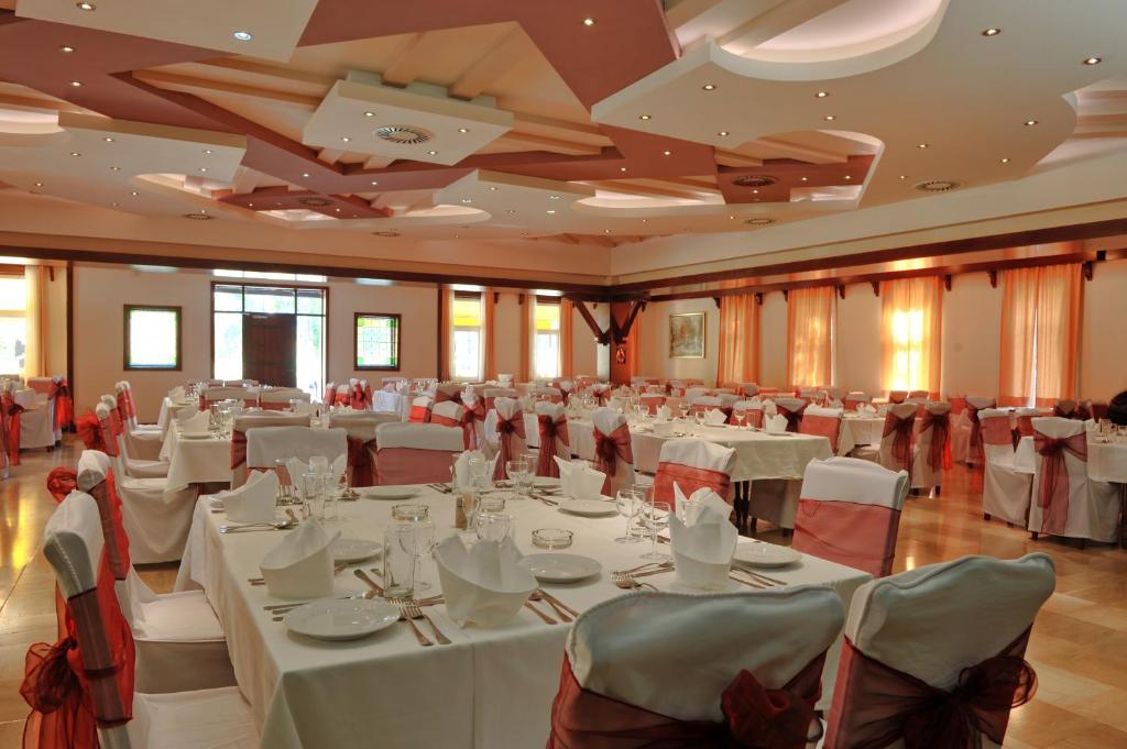 Sumarice Hotel Kragujevac Esterno foto